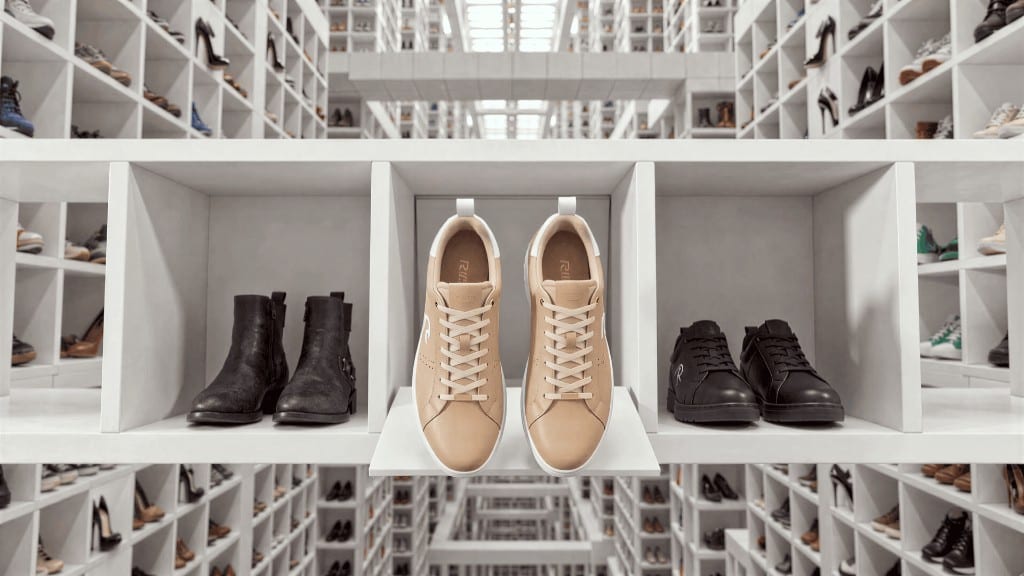 Commercial Lengow — sneakers facing camera in an infinite shoe aisle